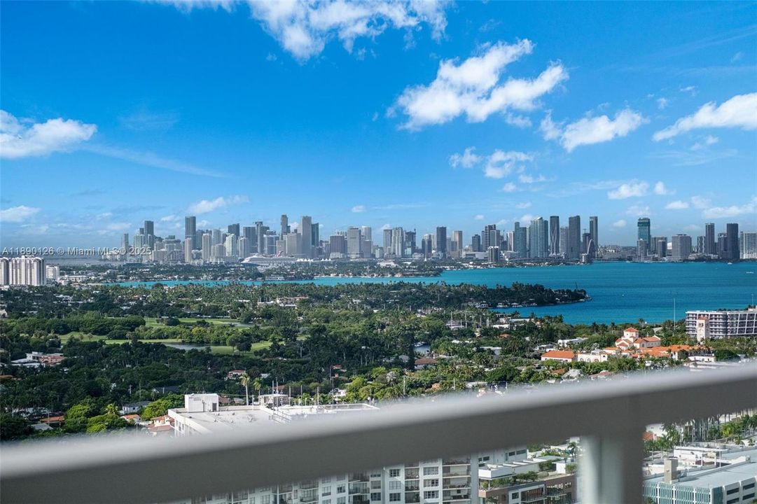 For Sale: $950,000 (0 beds, 1 baths, 526 Square Feet)