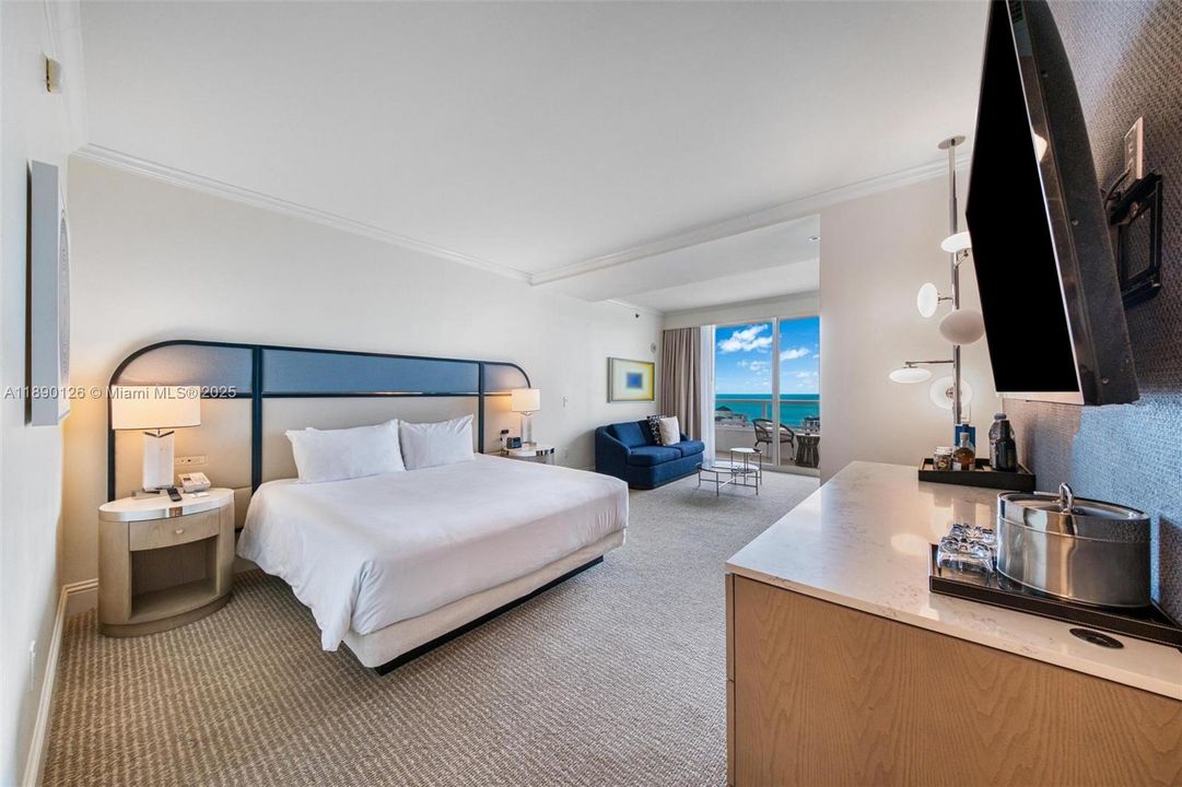 For Sale: $950,000 (0 beds, 1 baths, 526 Square Feet)