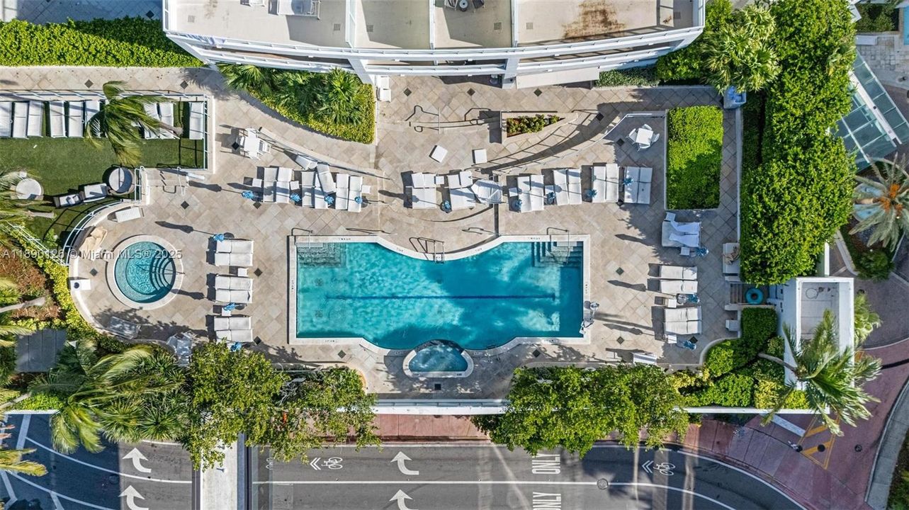 For Sale: $950,000 (0 beds, 1 baths, 526 Square Feet)