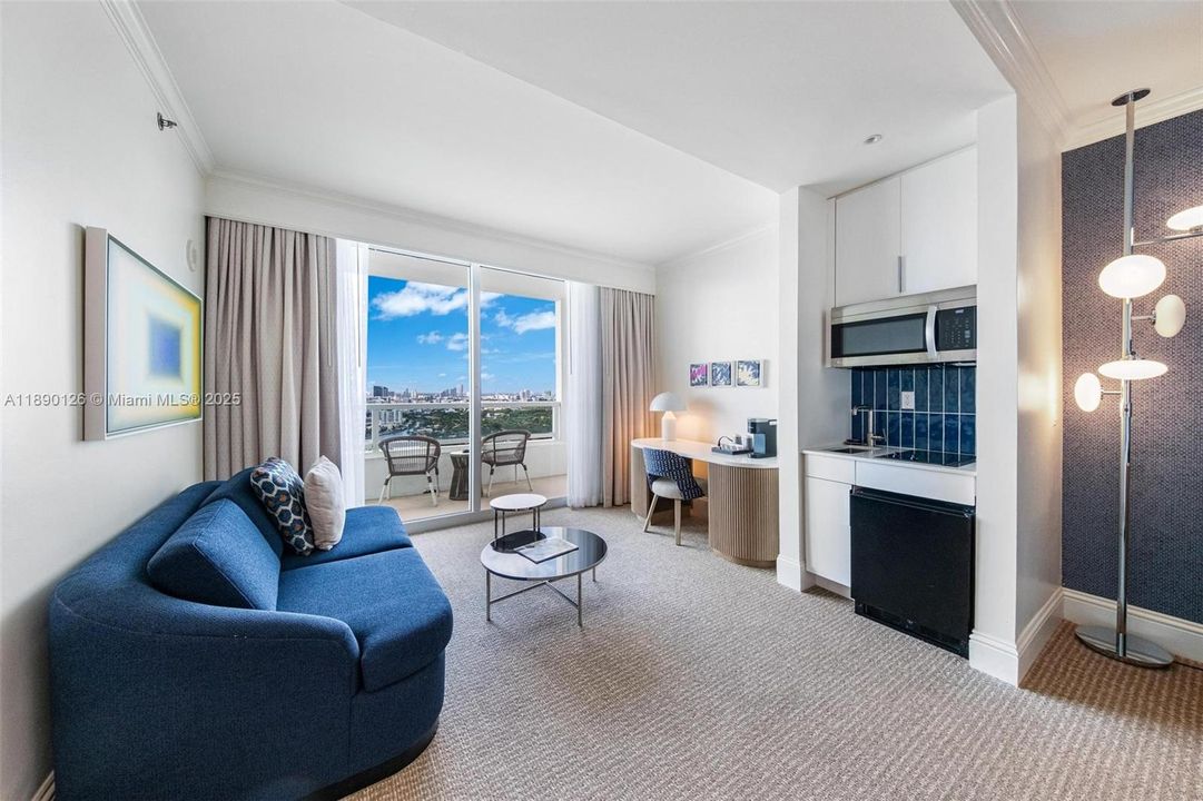 For Sale: $950,000 (0 beds, 1 baths, 526 Square Feet)