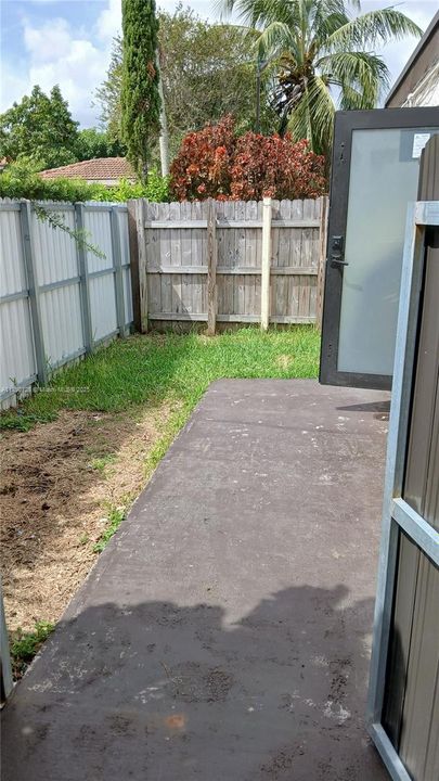 En Renta: $1,600 (1 camas, 1 baños, 2884 Pies cuadrados)