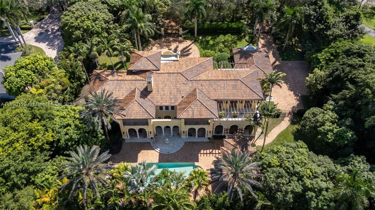 For Sale: $6,200,000 (7 beds, 7 baths, 6631 Square Feet)