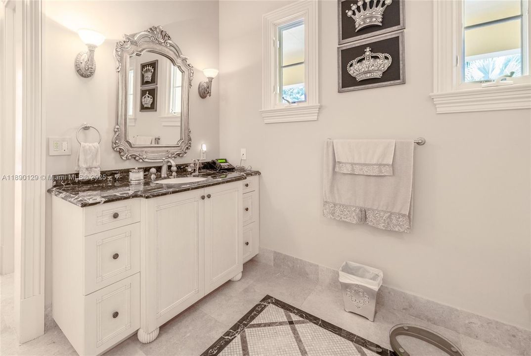 For Sale: $6,200,000 (7 beds, 7 baths, 6631 Square Feet)