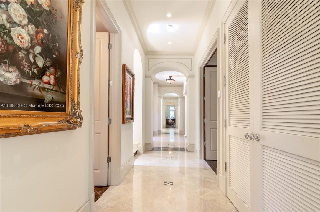 For Sale: $6,200,000 (7 beds, 7 baths, 6631 Square Feet)