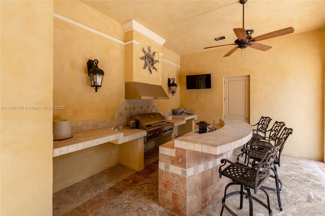 For Sale: $6,200,000 (7 beds, 7 baths, 6631 Square Feet)