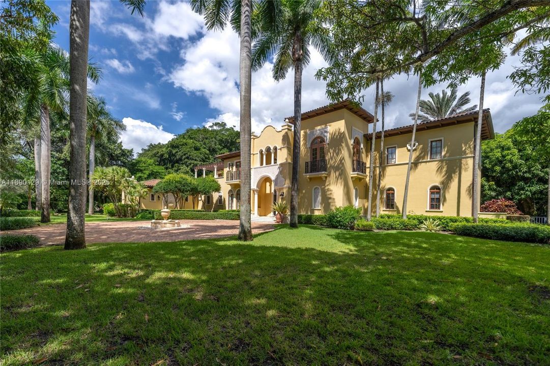 For Sale: $6,200,000 (7 beds, 7 baths, 6631 Square Feet)