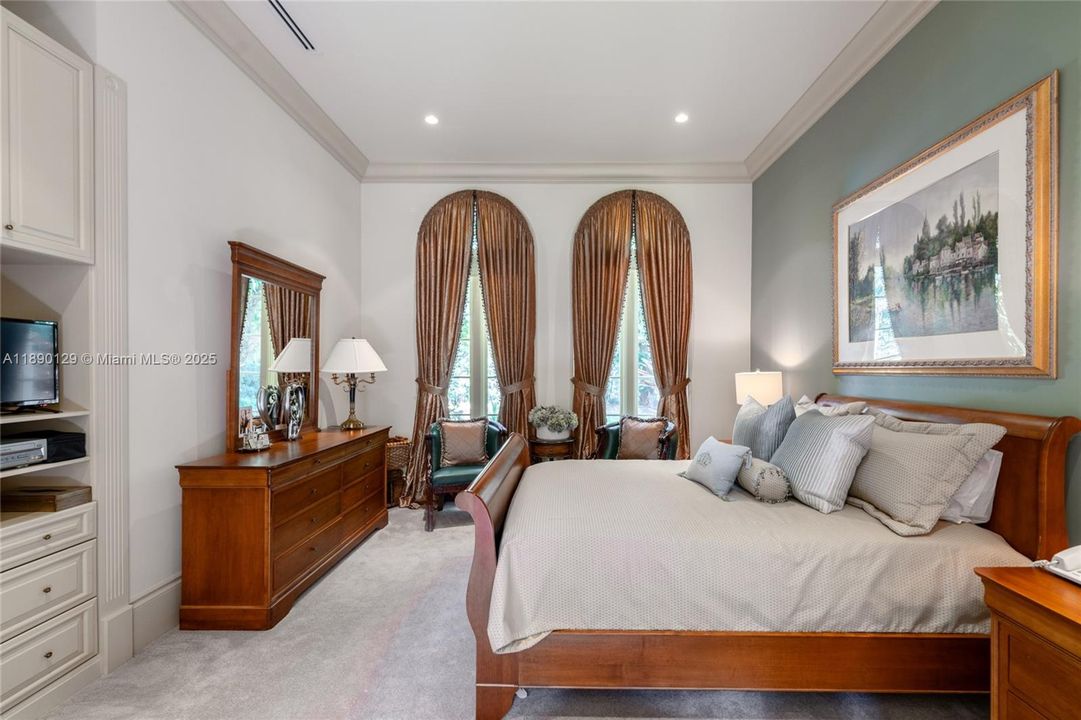 For Sale: $6,200,000 (7 beds, 7 baths, 6631 Square Feet)