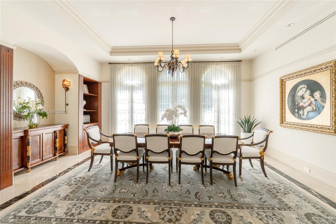 For Sale: $6,200,000 (7 beds, 7 baths, 6631 Square Feet)