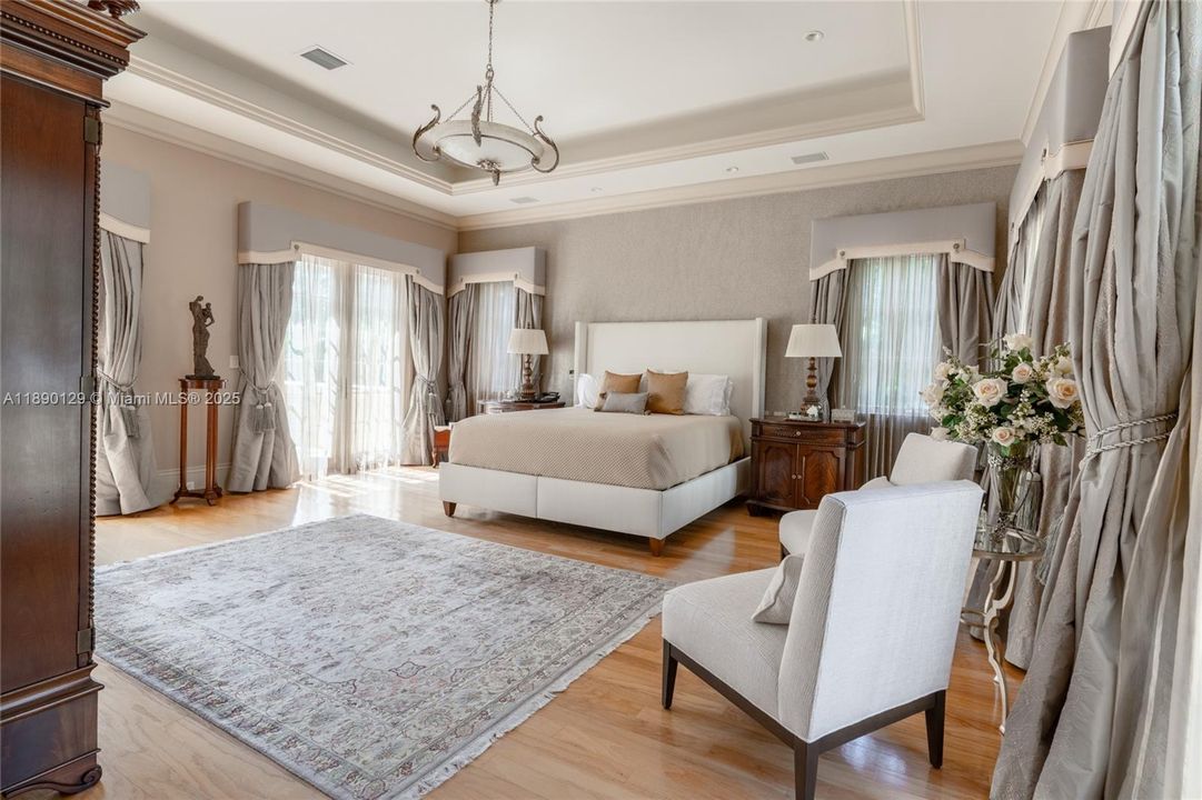 For Sale: $6,200,000 (7 beds, 7 baths, 6631 Square Feet)