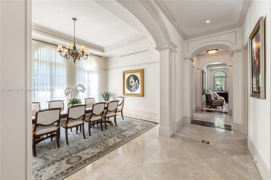 For Sale: $6,200,000 (7 beds, 7 baths, 6631 Square Feet)