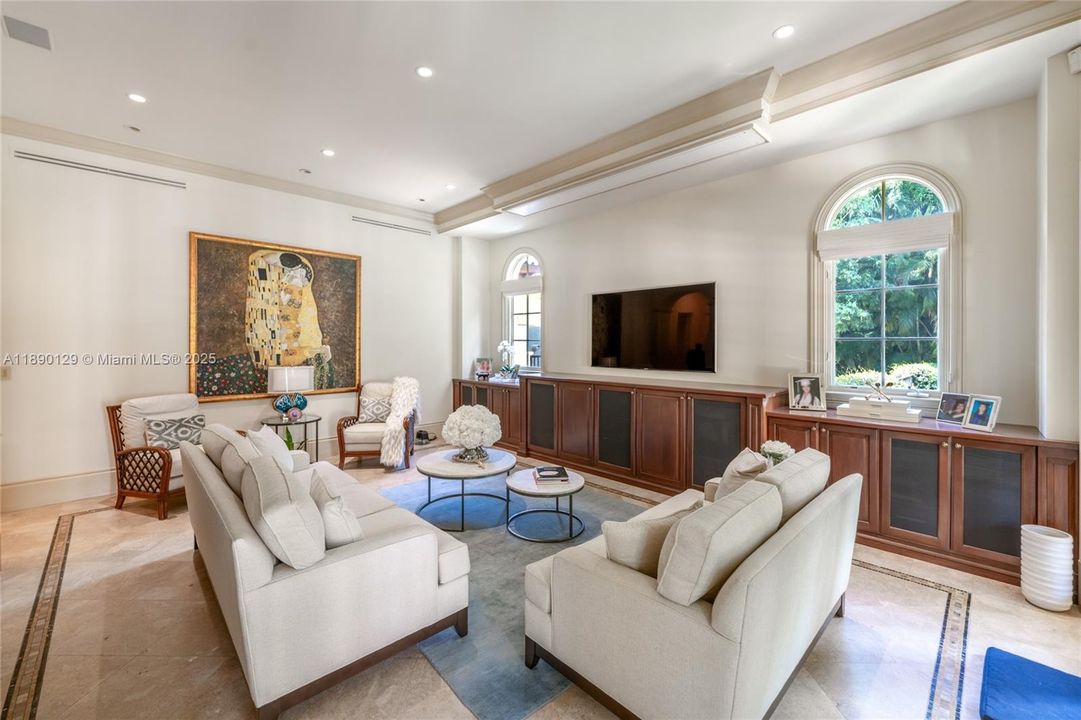 For Sale: $6,200,000 (7 beds, 7 baths, 6631 Square Feet)