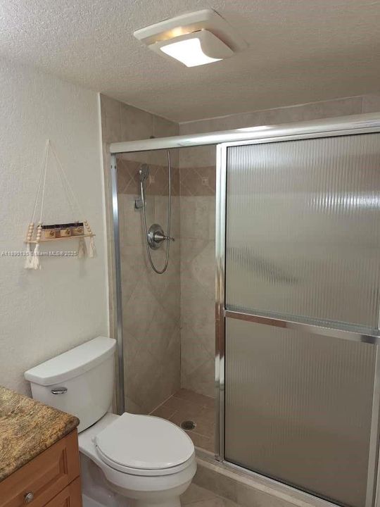 Под контрактом: $265,000 (1 спален, 1 ванн, 854 Квадратных фут)