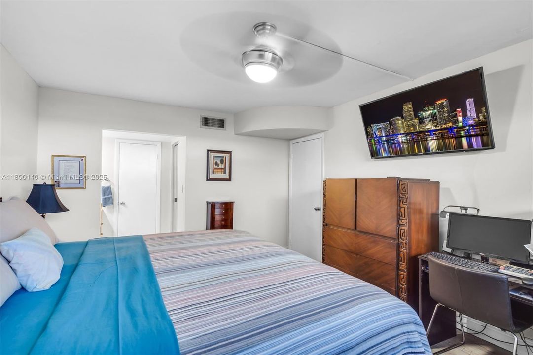 En Venta: $212,900 (2 camas, 2 baños, 852 Pies cuadrados)