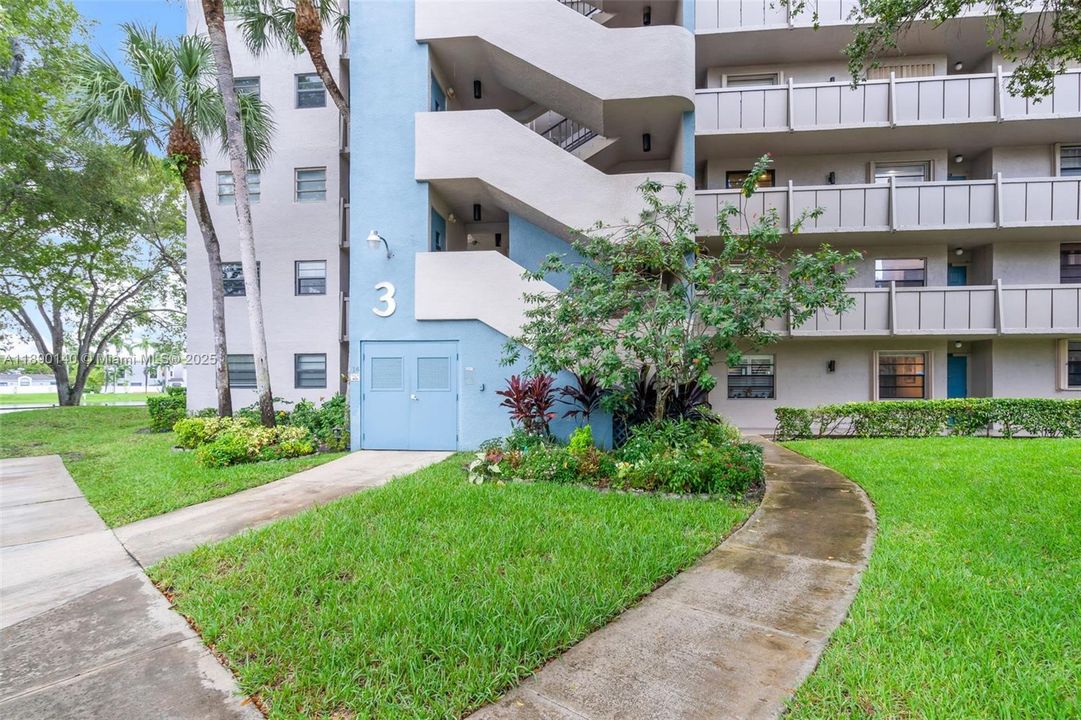 En Venta: $212,900 (2 camas, 2 baños, 852 Pies cuadrados)