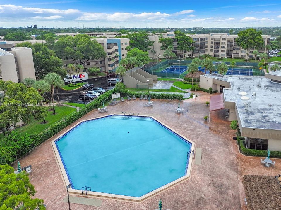 En Venta: $212,900 (2 camas, 2 baños, 852 Pies cuadrados)