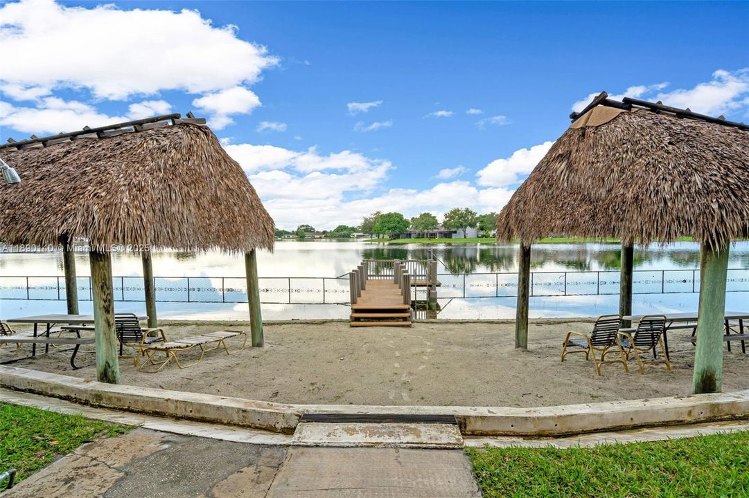 En Venta: $212,900 (2 camas, 2 baños, 852 Pies cuadrados)