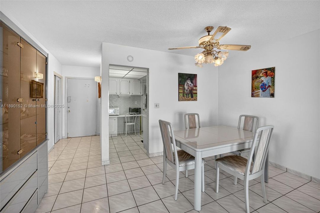 En Venta: $49,999 (1 camas, 1 baños, 883 Pies cuadrados)