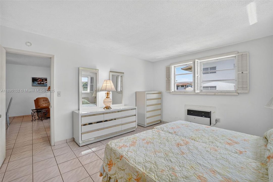 En Venta: $49,999 (1 camas, 1 baños, 883 Pies cuadrados)