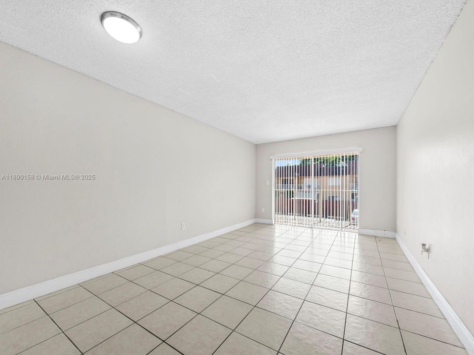 最近租的: $1,650 (1 贝兹, 1 浴室, 755 平方英尺)