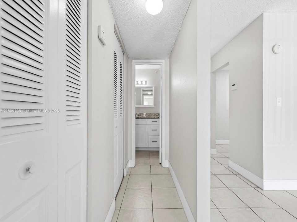 最近租的: $1,650 (1 贝兹, 1 浴室, 755 平方英尺)