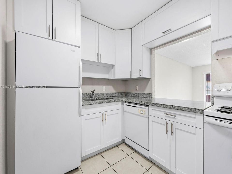 最近租的: $1,650 (1 贝兹, 1 浴室, 755 平方英尺)