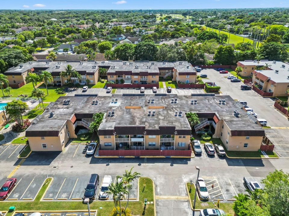 最近租的: $1,650 (1 贝兹, 1 浴室, 755 平方英尺)