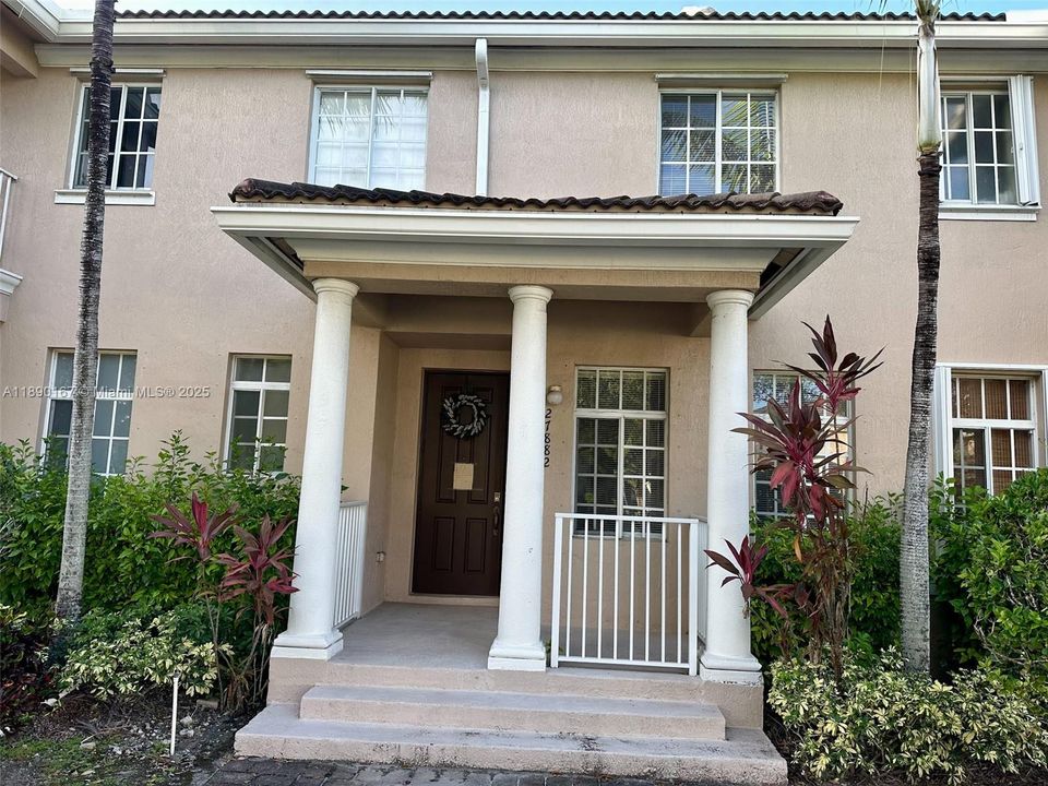 Недавно арендовано: $2,690 (3 спален, 2 ванн, 1850 Квадратных фут)