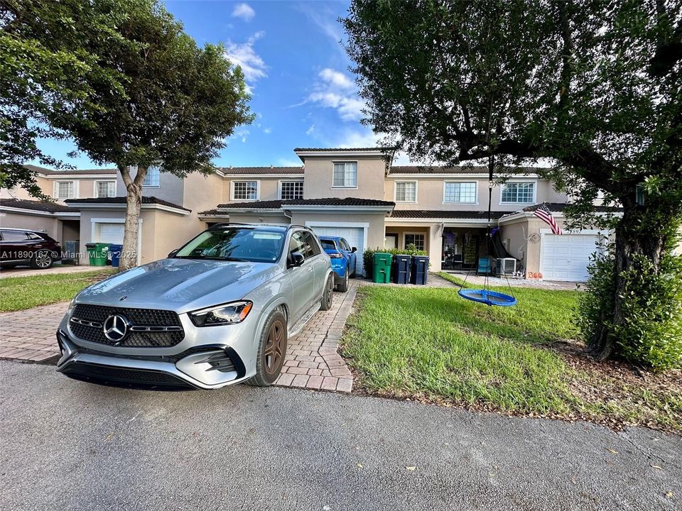 Недавно арендовано: $2,690 (3 спален, 2 ванн, 1850 Квадратных фут)