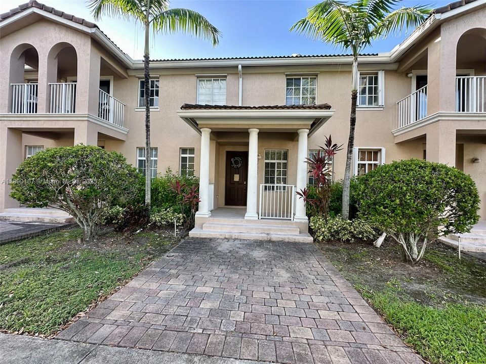 Недавно арендовано: $2,690 (3 спален, 2 ванн, 1850 Квадратных фут)