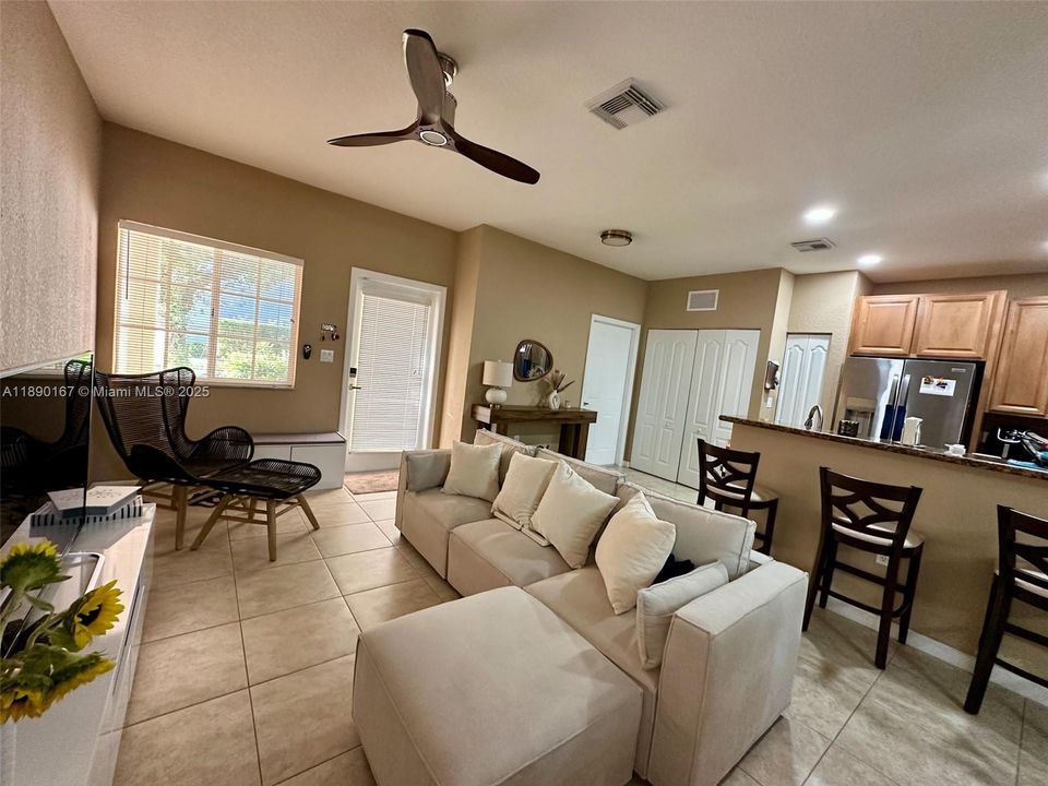 Недавно арендовано: $2,690 (3 спален, 2 ванн, 1850 Квадратных фут)