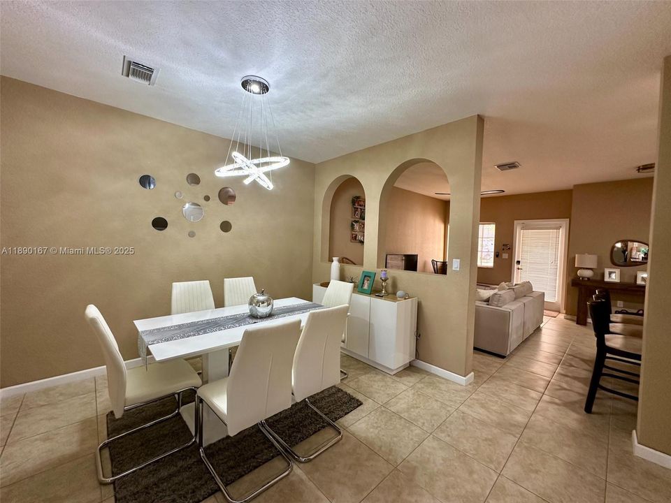 Недавно арендовано: $2,690 (3 спален, 2 ванн, 1850 Квадратных фут)