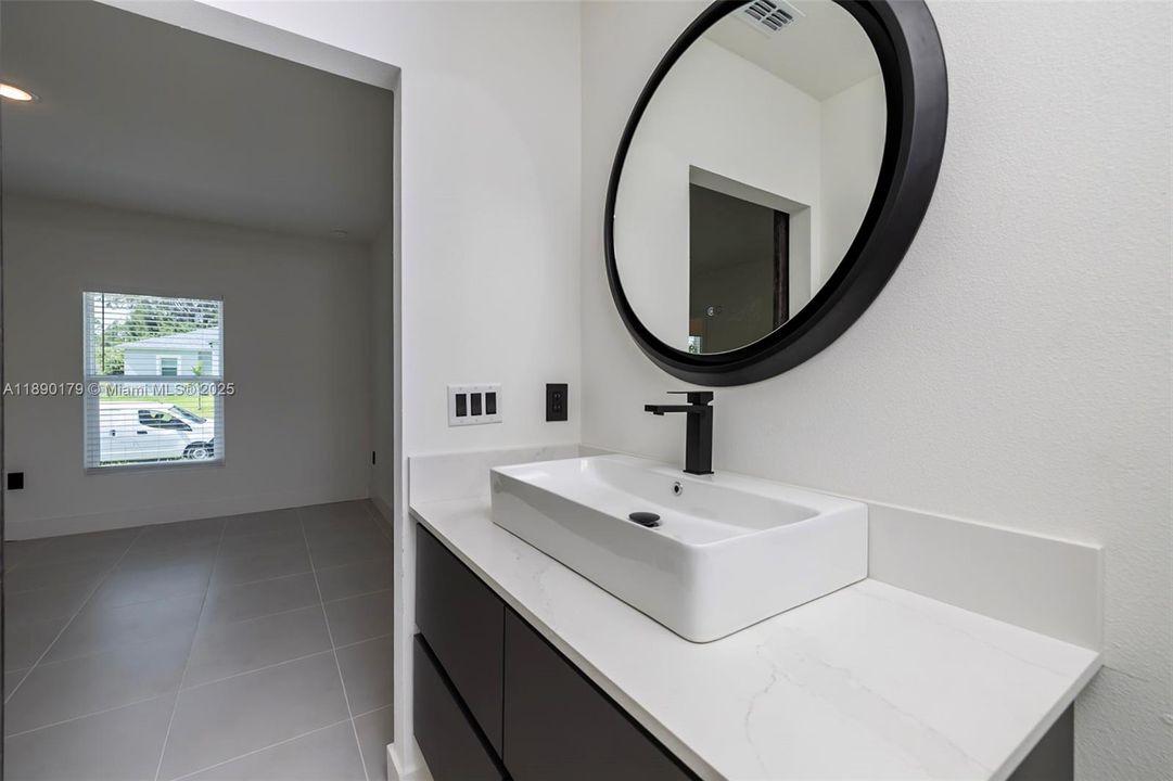 Active With Contract: $306,800 (3 beds, 2 baths, 1250 Square Feet)