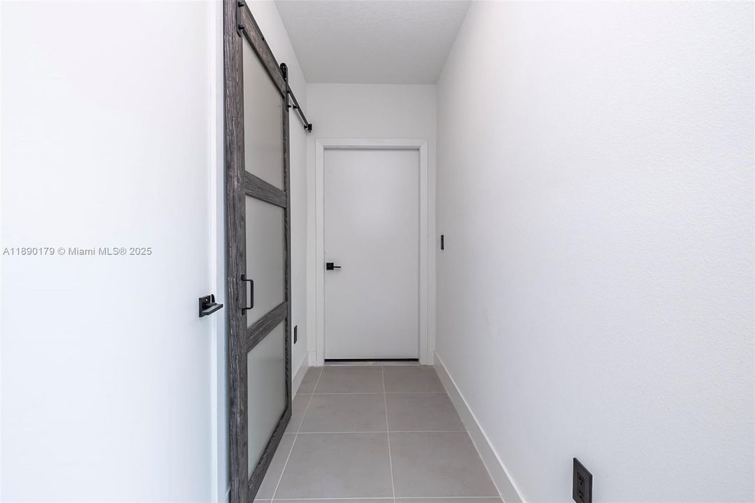 Active With Contract: $306,800 (3 beds, 2 baths, 1250 Square Feet)