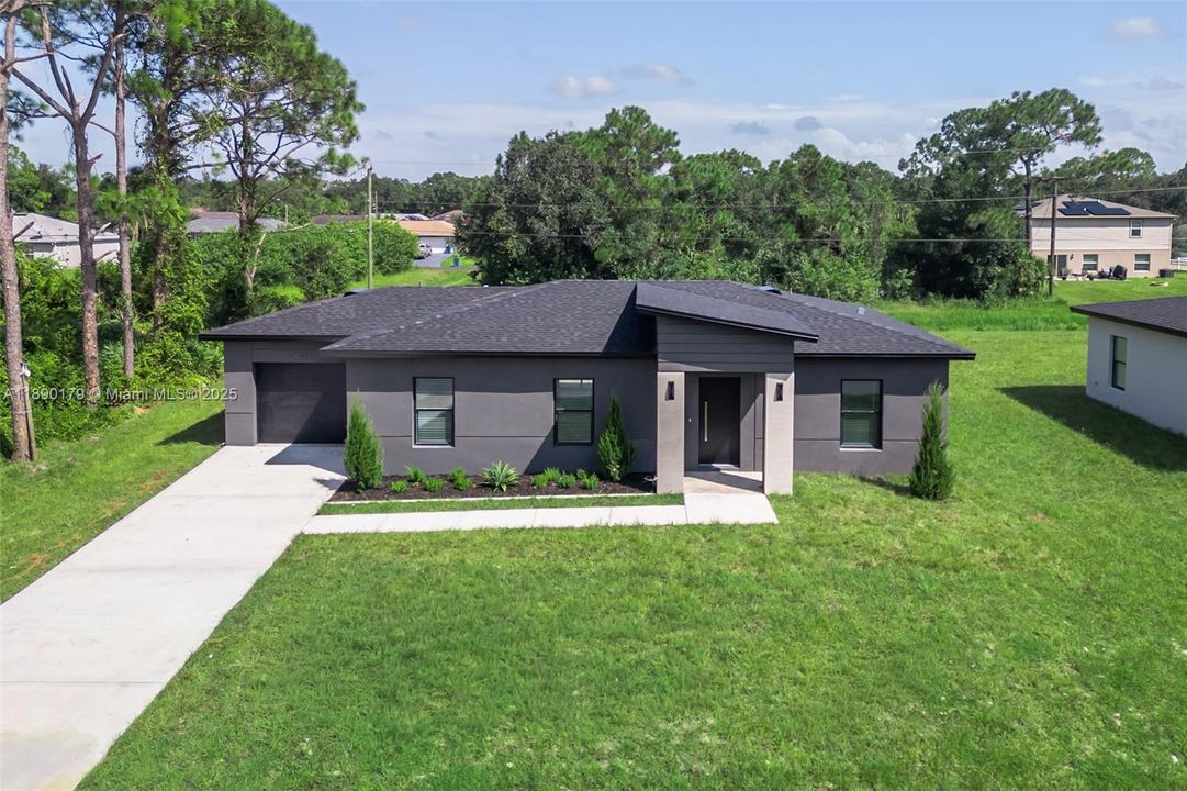 Active With Contract: $306,800 (3 beds, 2 baths, 1250 Square Feet)