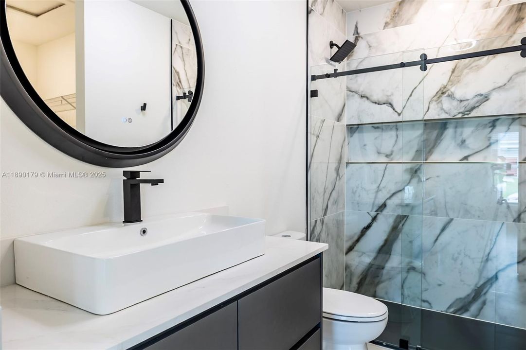 Active With Contract: $306,800 (3 beds, 2 baths, 1250 Square Feet)