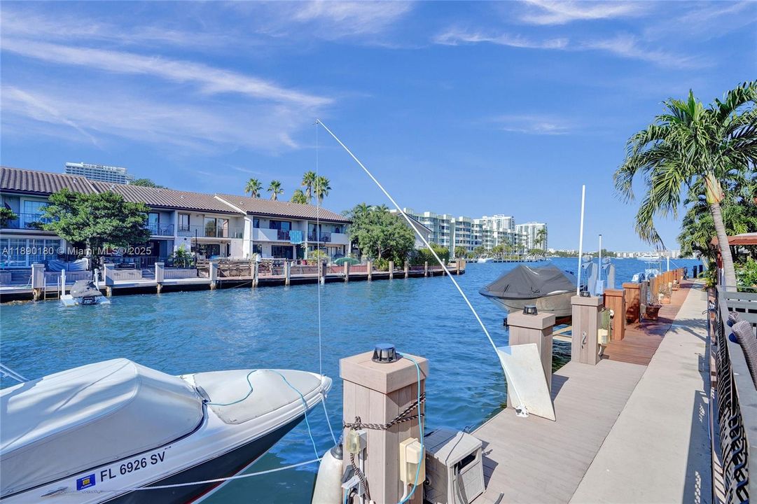 For Sale: $799,000 (2 beds, 2 baths, 1550 Square Feet)