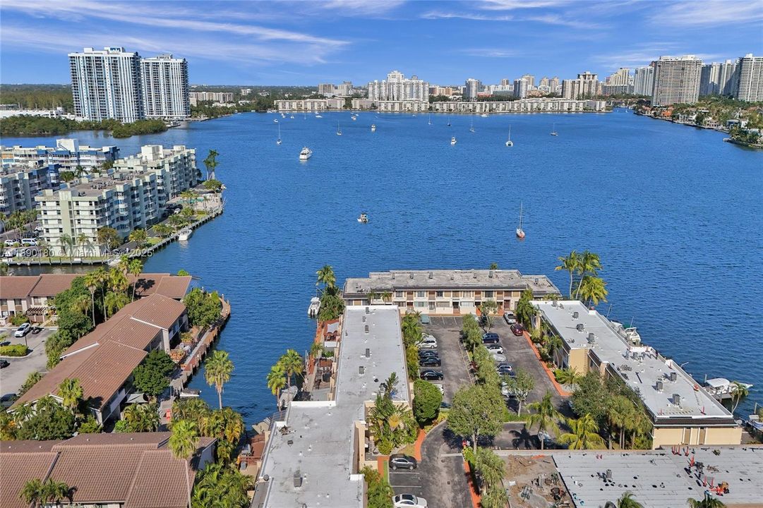 For Sale: $799,000 (2 beds, 2 baths, 1550 Square Feet)