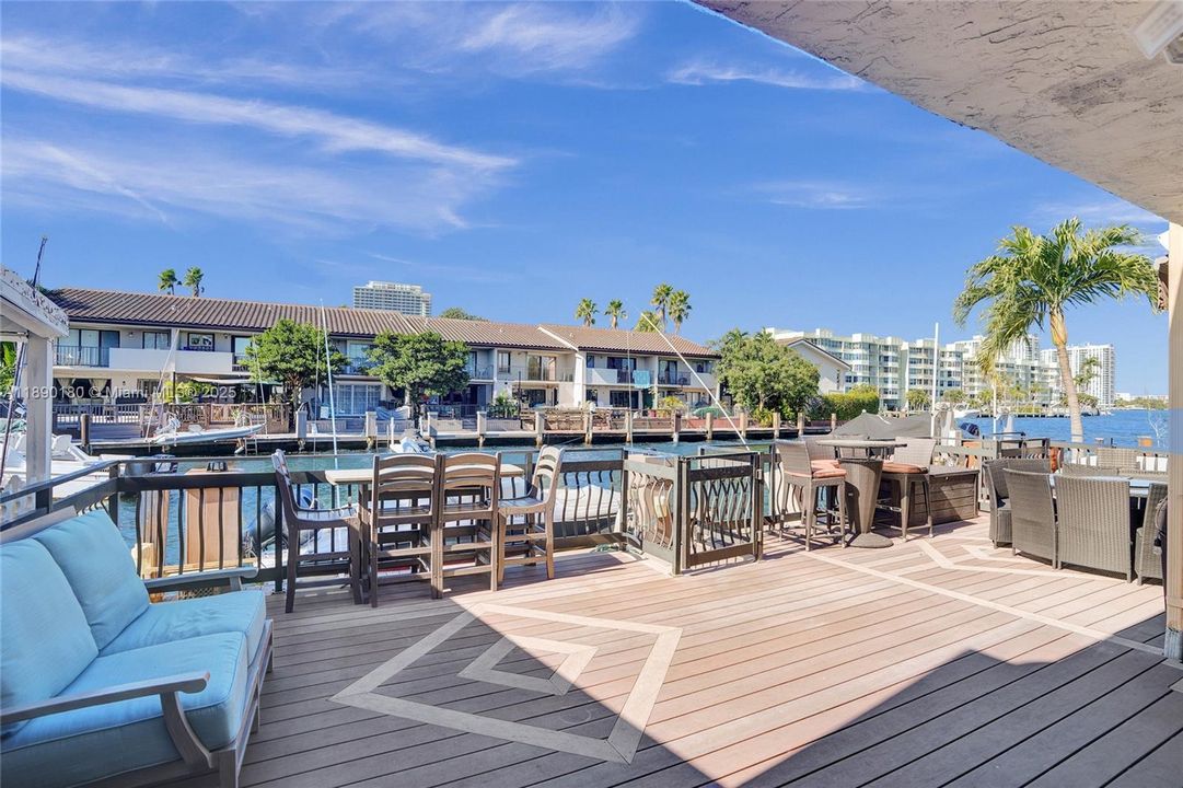 For Sale: $799,000 (2 beds, 2 baths, 1550 Square Feet)