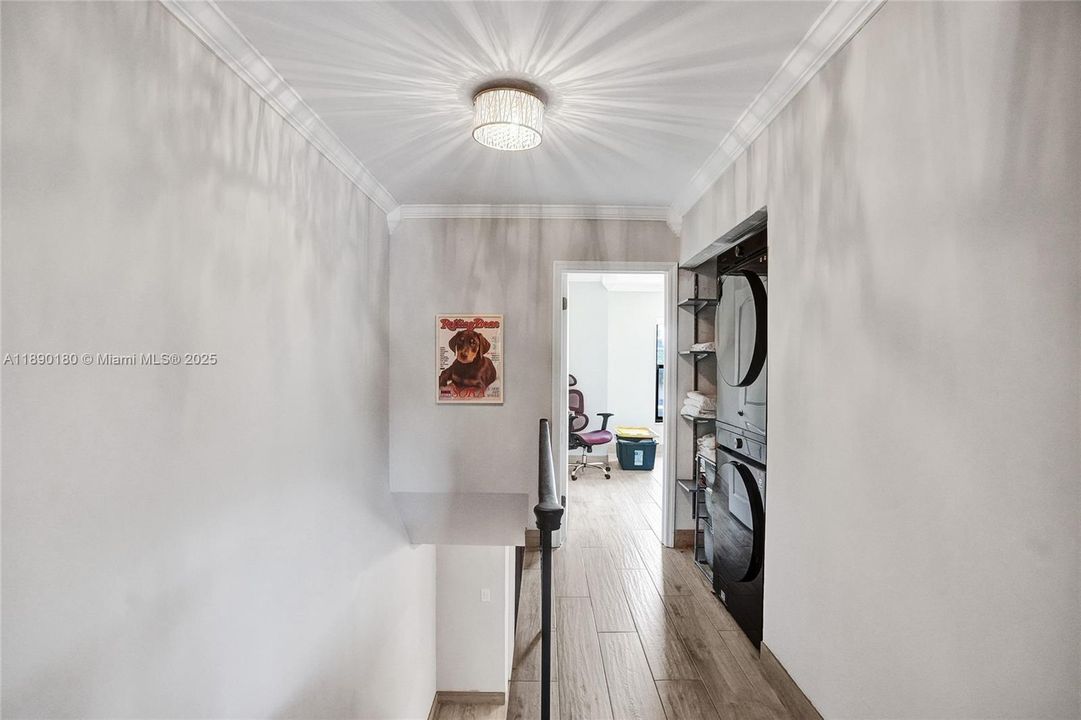 For Sale: $799,000 (2 beds, 2 baths, 1550 Square Feet)