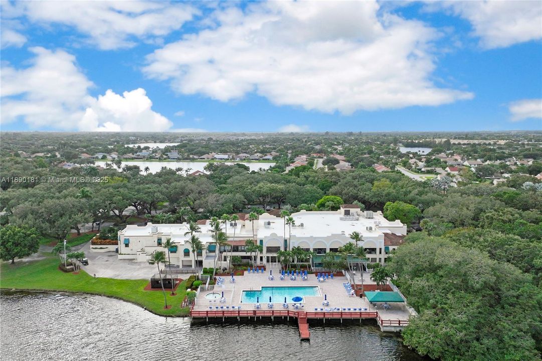 В аренду: $1,850 (2 спален, 2 ванн, 1025 Квадратных фут)