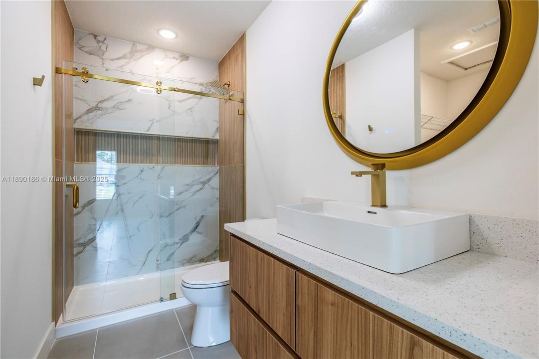 For Sale: $295,900 (3 beds, 2 baths, 1250 Square Feet)