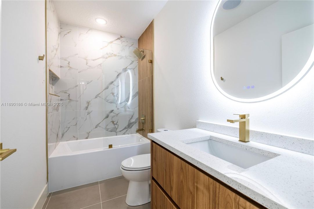 For Sale: $295,900 (3 beds, 2 baths, 1250 Square Feet)