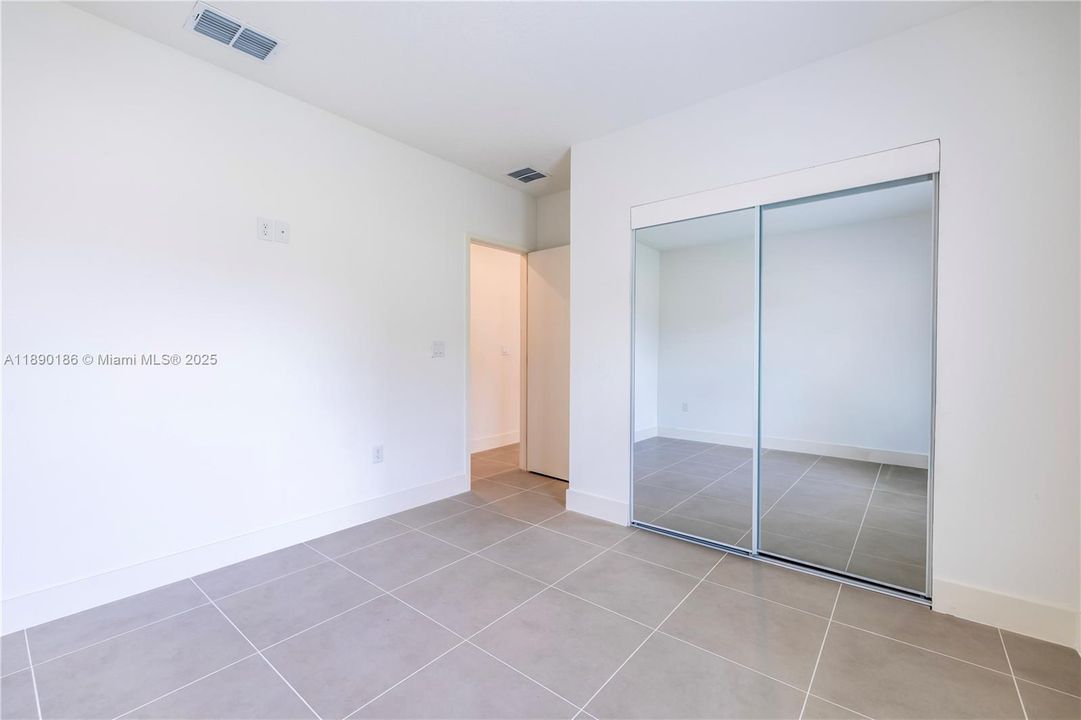 For Sale: $295,900 (3 beds, 2 baths, 1250 Square Feet)