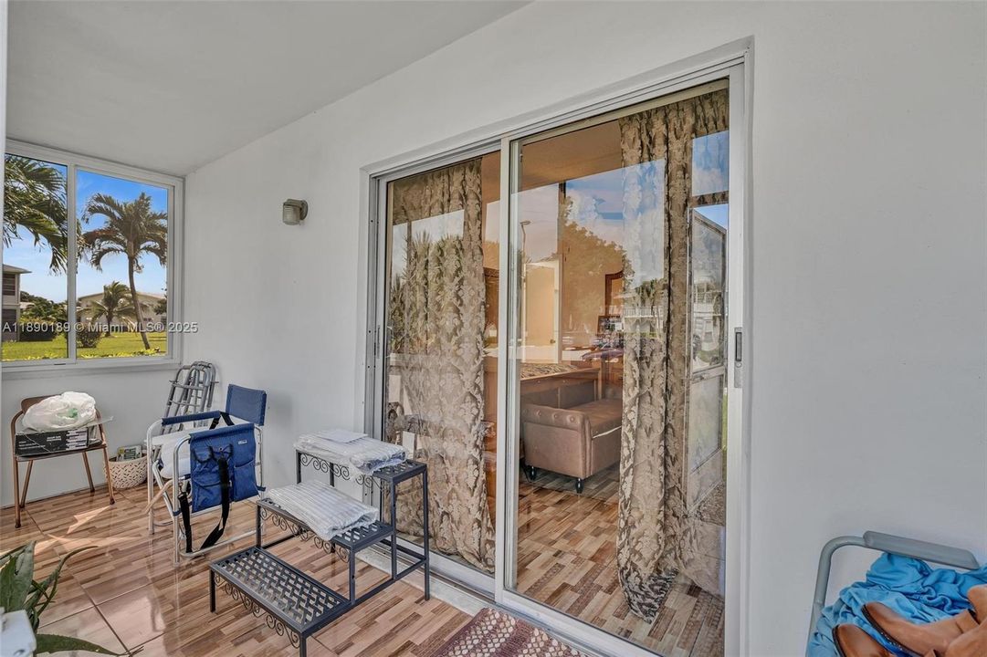 待售: $95,000 (1 贝兹, 1 浴室, 700 平方英尺)