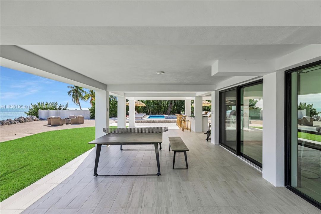 For Sale: $7,995,000 (4 beds, 5 baths, 4048 Square Feet)