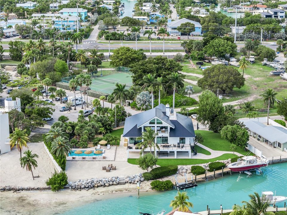 For Sale: $7,995,000 (4 beds, 5 baths, 4048 Square Feet)