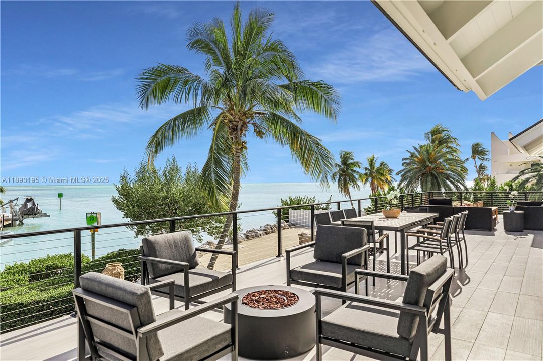 For Sale: $7,995,000 (4 beds, 5 baths, 4048 Square Feet)