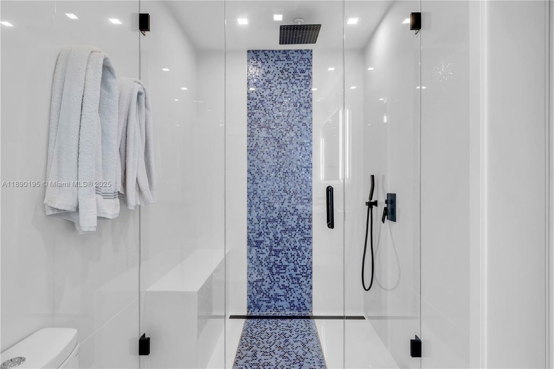 For Sale: $7,995,000 (4 beds, 5 baths, 4048 Square Feet)