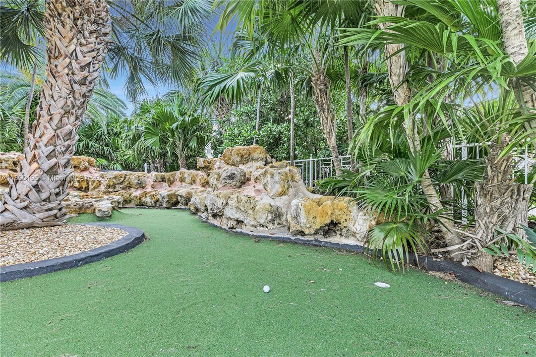 For Sale: $7,995,000 (4 beds, 5 baths, 4048 Square Feet)