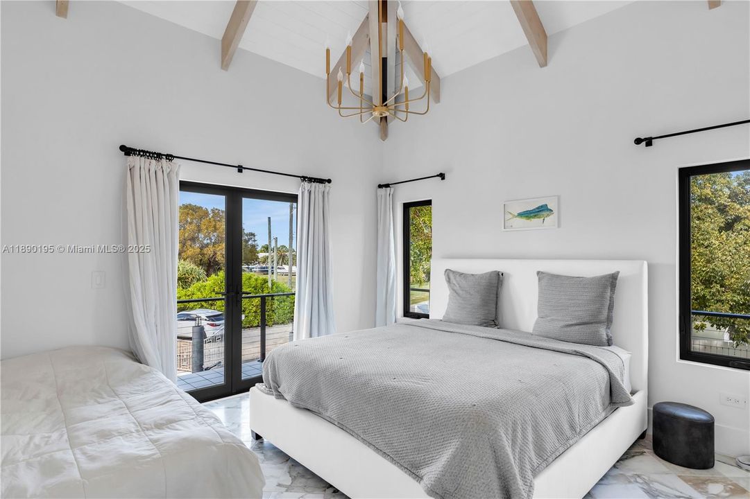 For Sale: $7,995,000 (4 beds, 5 baths, 4048 Square Feet)